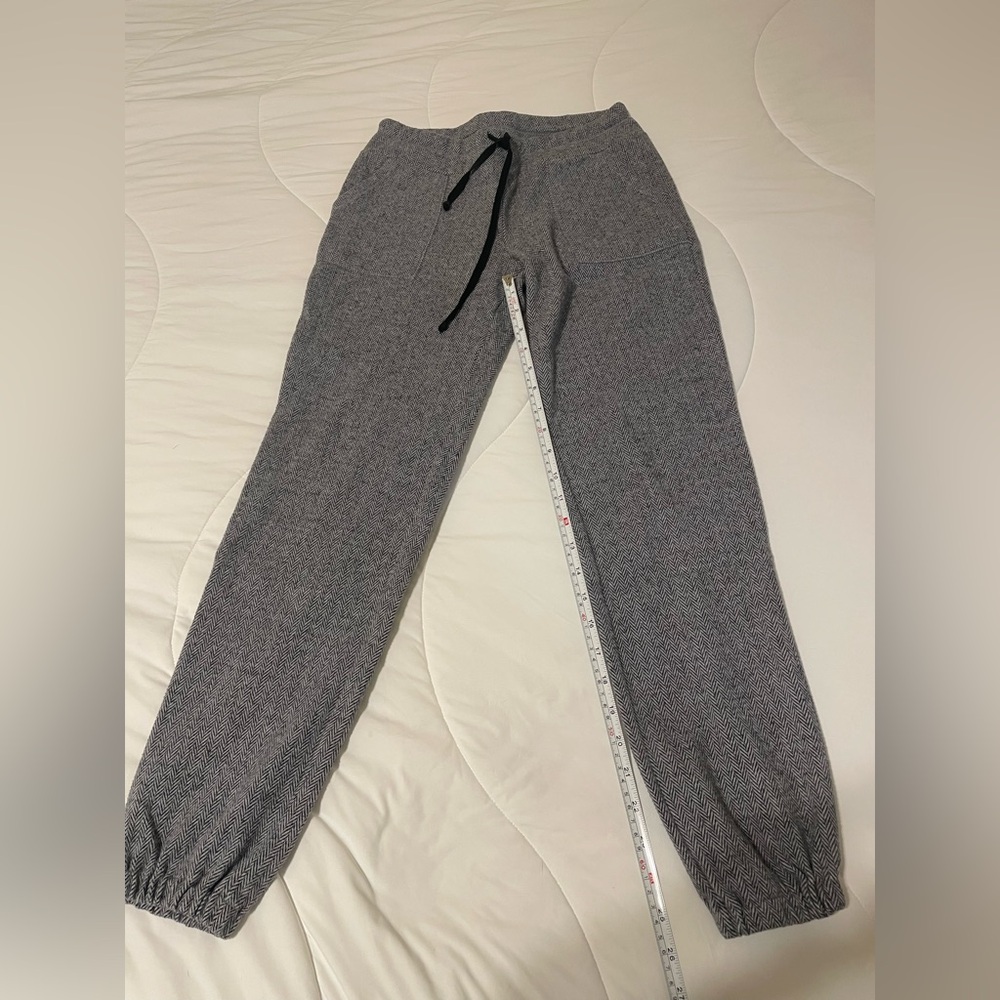 𝅺THREAD 4 THOUGHT JOGGER PANTS SIZE S
